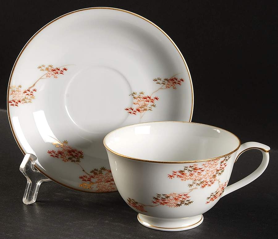 Maple (Coupe) Footed Cup & Saucer Set by Fukagawa-1