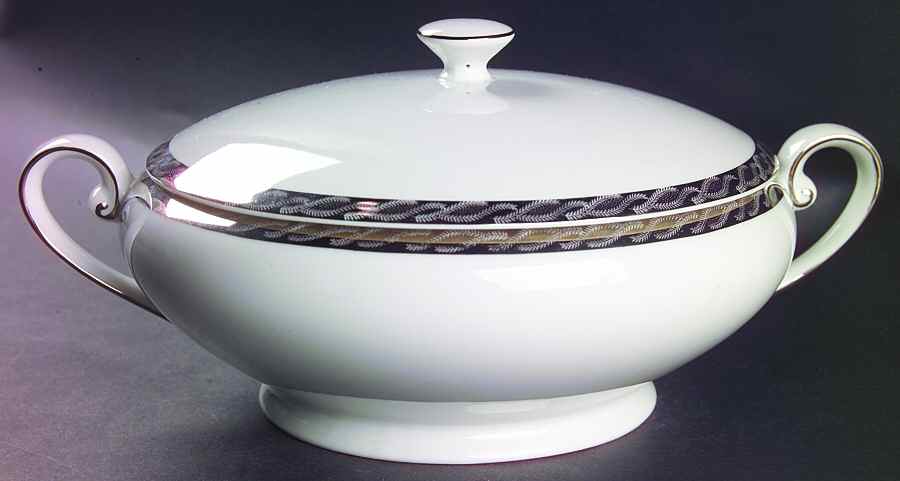 Silver Lichen Round Covered Vegetable by Fukagawa-1