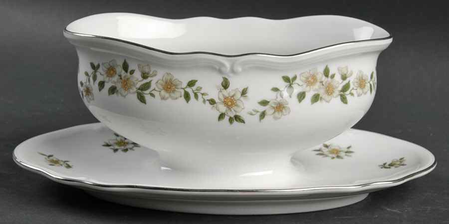 01721 Gravy Boat with Attached Underplate by Furstenberg-1