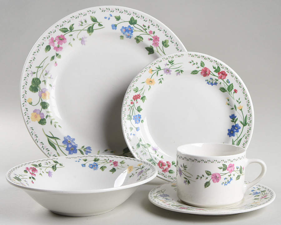 English Garden (225-225a, White Background) 5 Piece Place Setting by Farberware-1