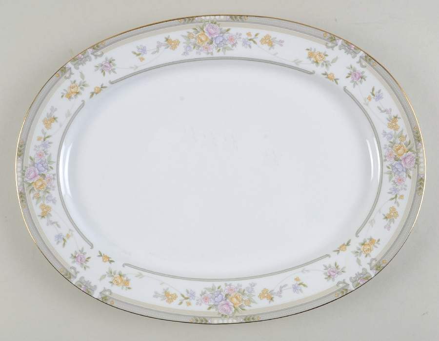 Southampton (Design Off Edge) 13" Oval Serving Platter by Farberware-1