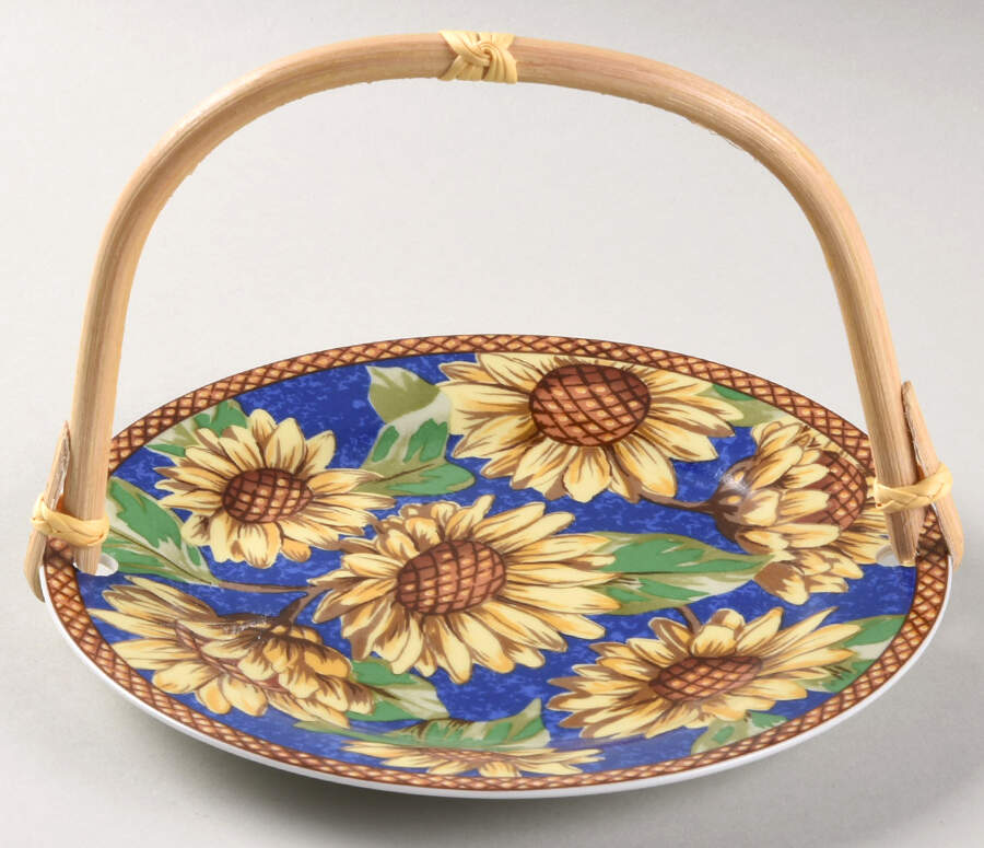 Sunflower Sensation 5 3/8"-5 5/8" Bamboo Handled Serving Plate  HC by Farberware-1