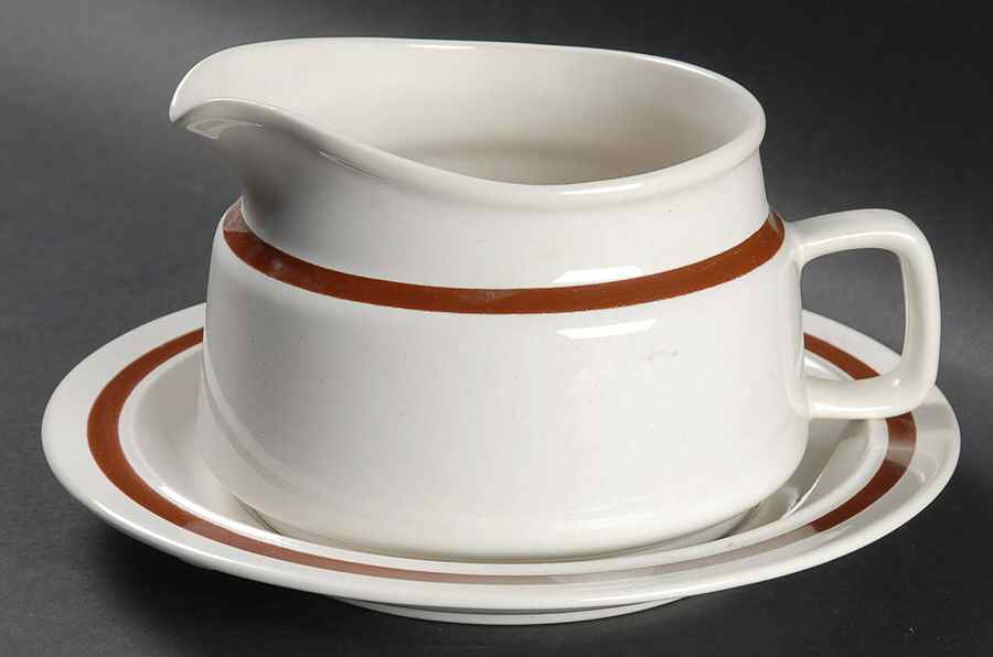 Clearbrook Gravy Boat & Underplate by Four Seasons-1