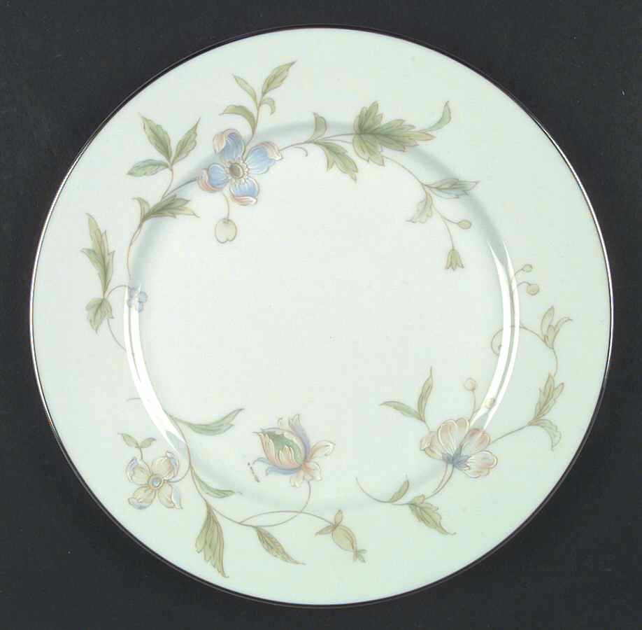 Cherbourg Dinner Plate by Four Crown-1