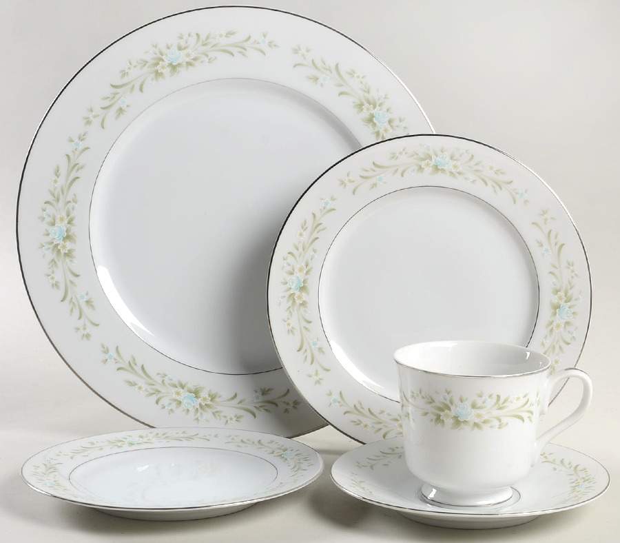 Claridge 5 Piece Place Setting by Four Crown-1