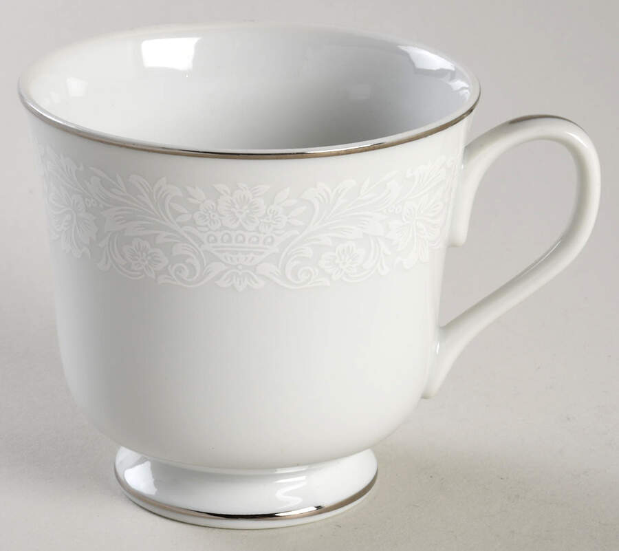 Southampton Footed Cup by Four Crown-1