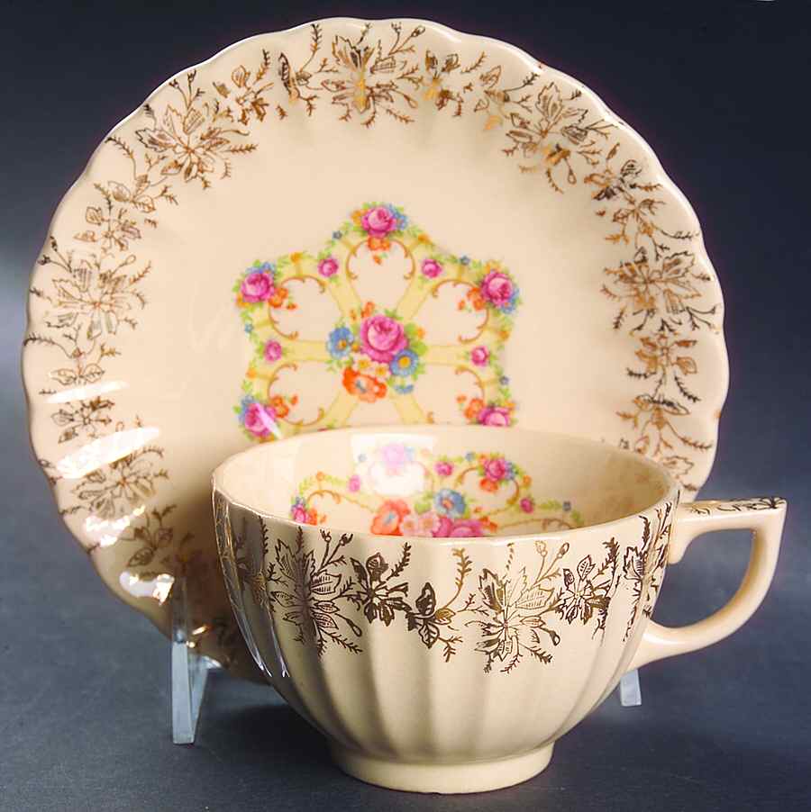 FLW1 Footed Cup & Saucer Set by Franklinware-1
