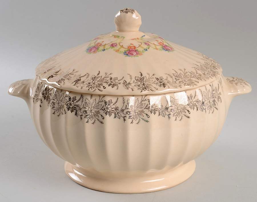 FLW1 Round Covered Vegetable by Franklinware-1