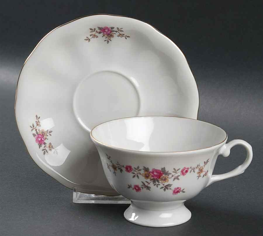 FAV16 Footed Cup & Saucer Set by Favolina-Karolina-1