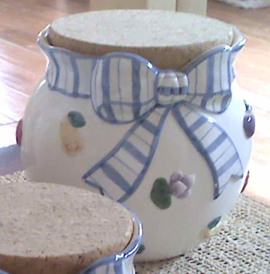 Petits Vegs Small Canister & Lid by Fitz & Floyd-1