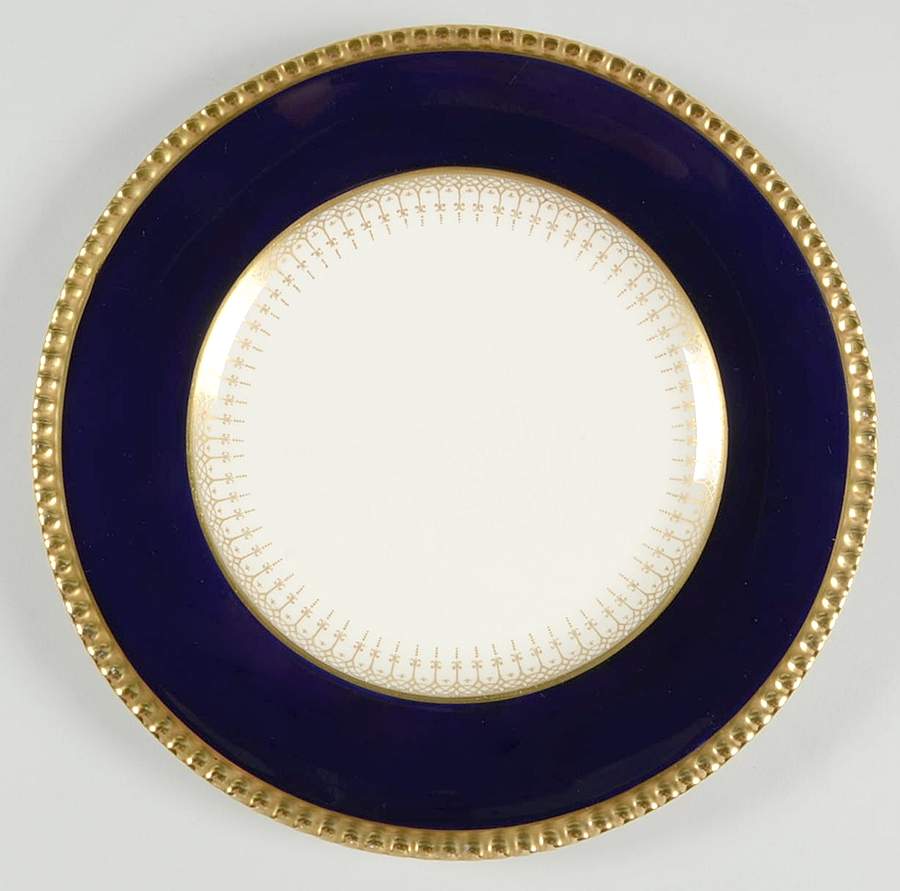 7047 Luncheon Plate by Fondeville-1