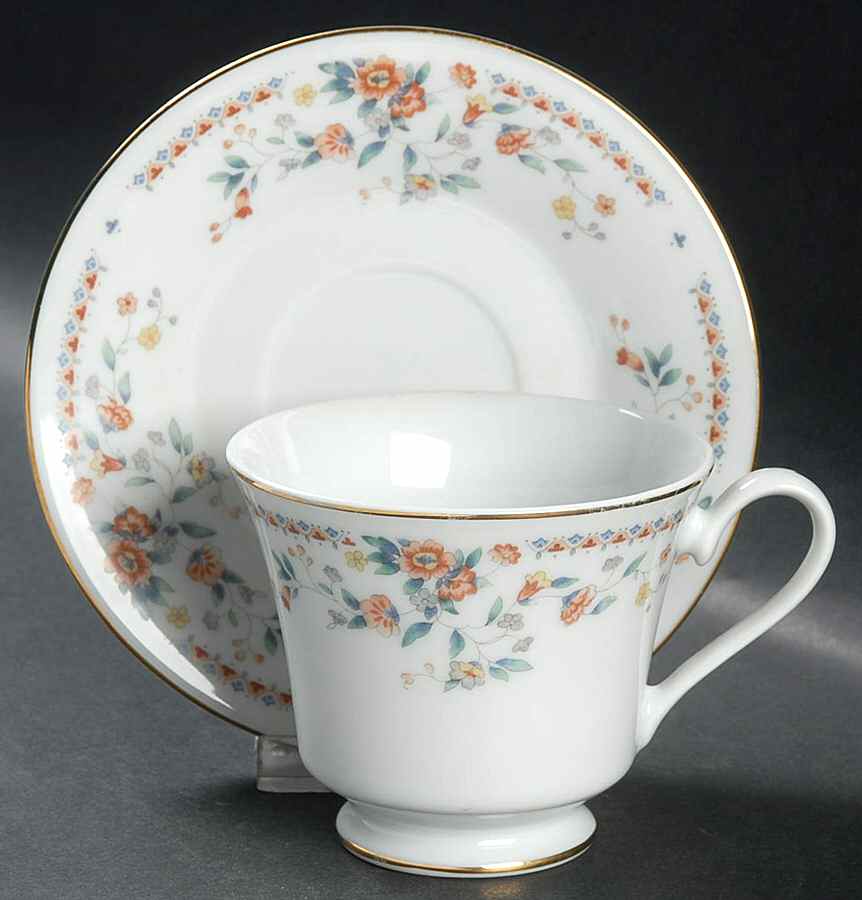 YSH31 Footed Cup & Saucer Set by Yong Sheng Porcelain-1