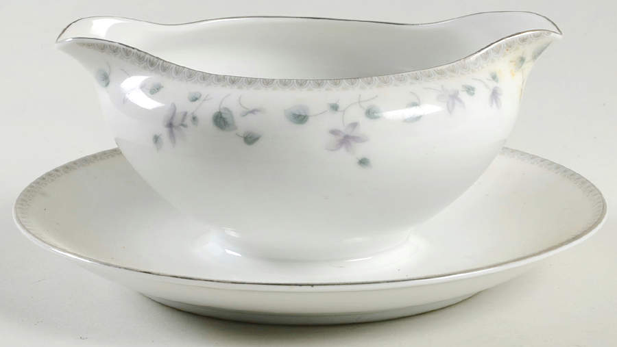 Elizabeth Gravy Boat with Attached Underplate by Fashion Manor-1