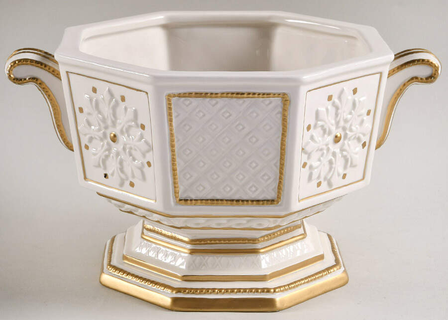 Snowy Woods Tureen No Lid by Fitz & Floyd-1