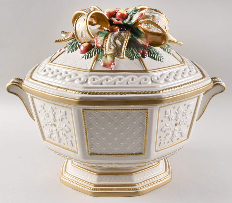 Snowy Woods Tureen & Lid by Fitz & Floyd-1