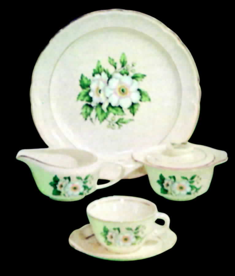 Gardenia Dinner Plate by French Saxon-1