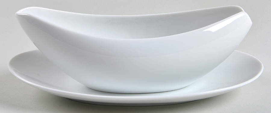 Casablanca Gravy Boat & Underplate by Four Crown-1