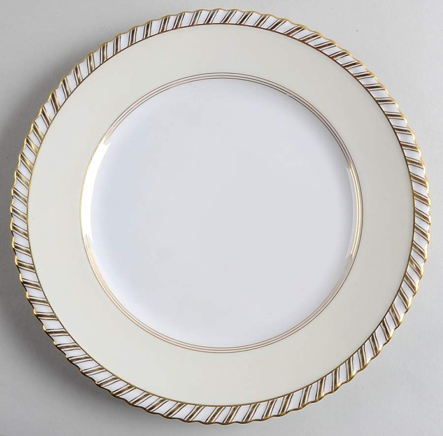 La Princesse (White Background) Dinner Plate by Franconia-Krautheim & Adelburg-1