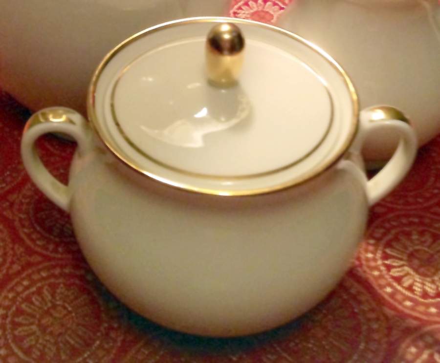 02422 Sugar Bowl & Lid by Furstenberg-1