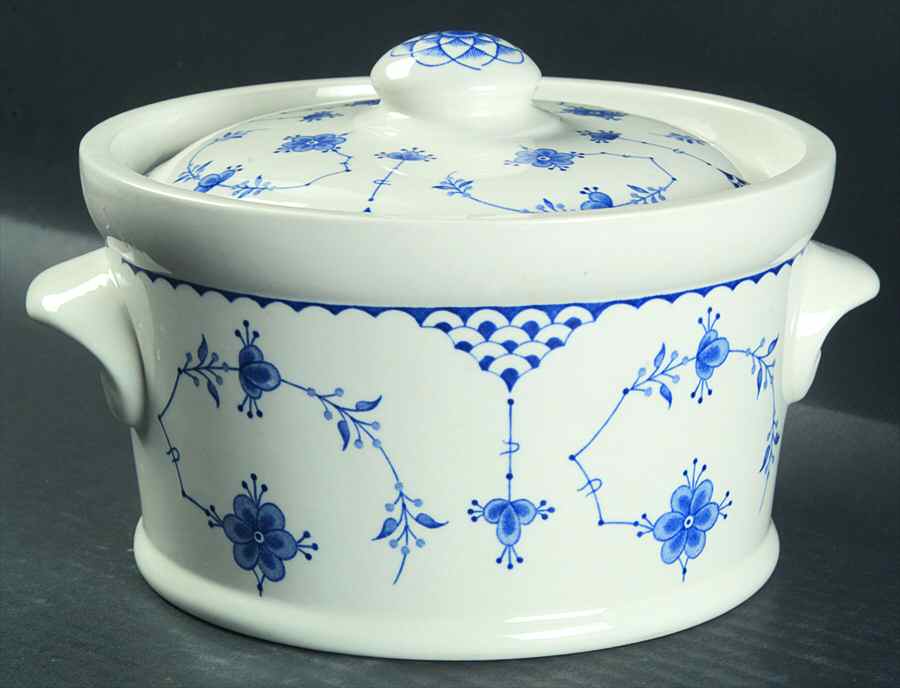 Denmark Blue 1.5 Qt Round Covered Casserole by Furnivals-1