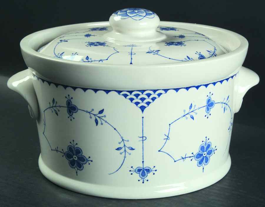 Denmark Blue 3 Quart Round Covered Casserole by Furnivals-1