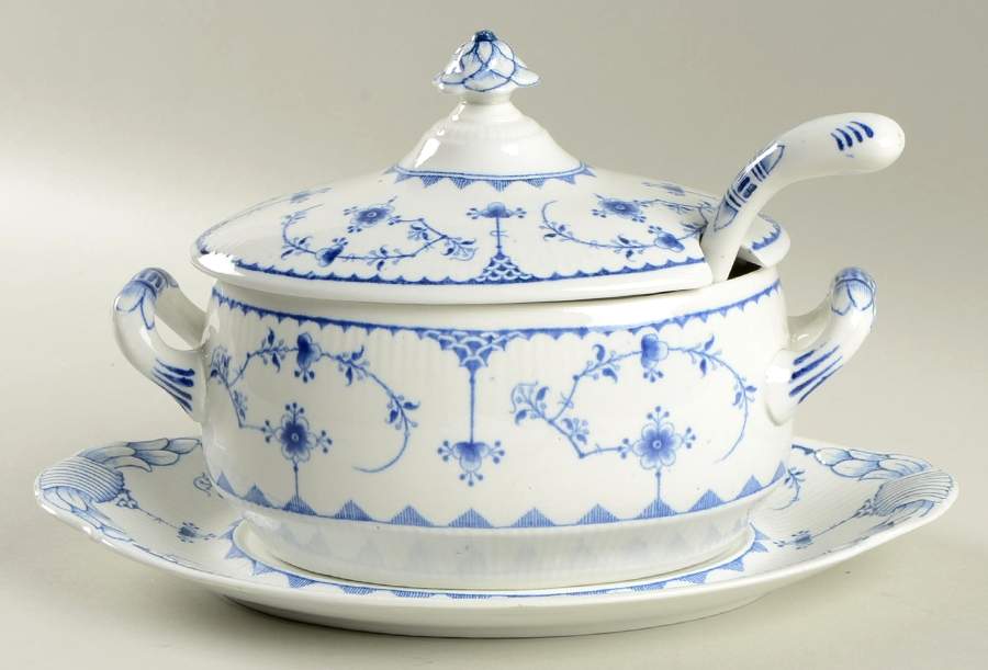 Denmark Blue Sauce Boat & Lid & Underplate & Ladle by Furnivals-1