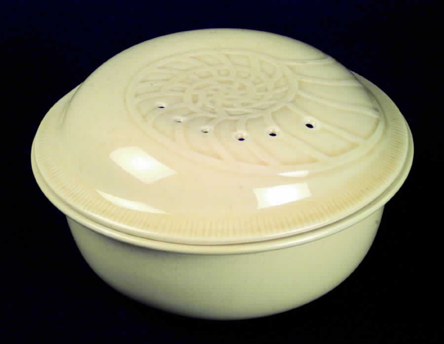 Sea Sculptures Sand Individual Casserole & Lid by Franciscan-1
