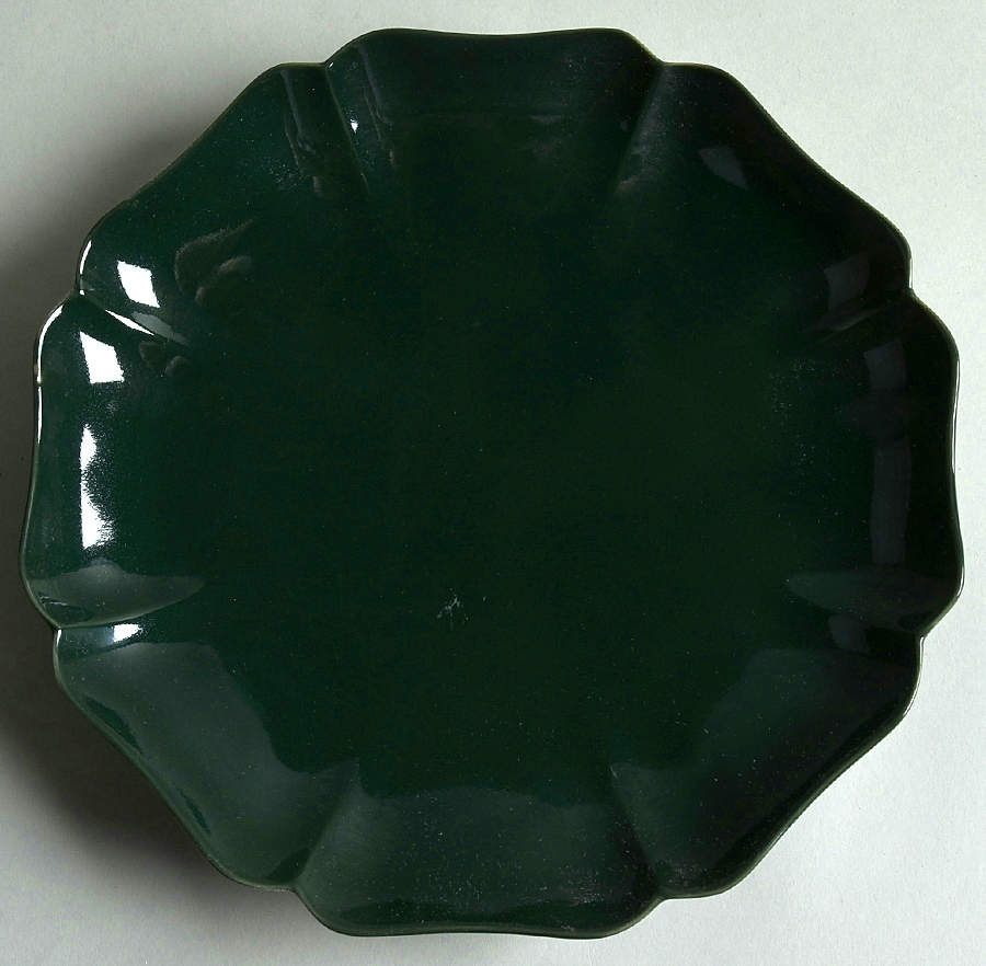 Total Color Spectrum Hunter Green Scalloped Luncheon Plate by Fitz & Floyd-1