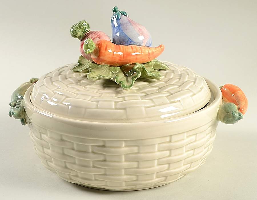 Kitchen Harvest 2 Qt Round Covered Casserole by Fitz and Floyd-1