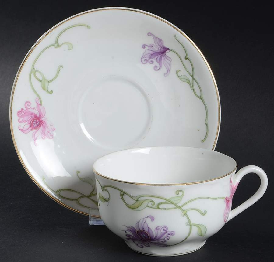 01076 Flat Cup & Saucer Set by Fraureuth-1