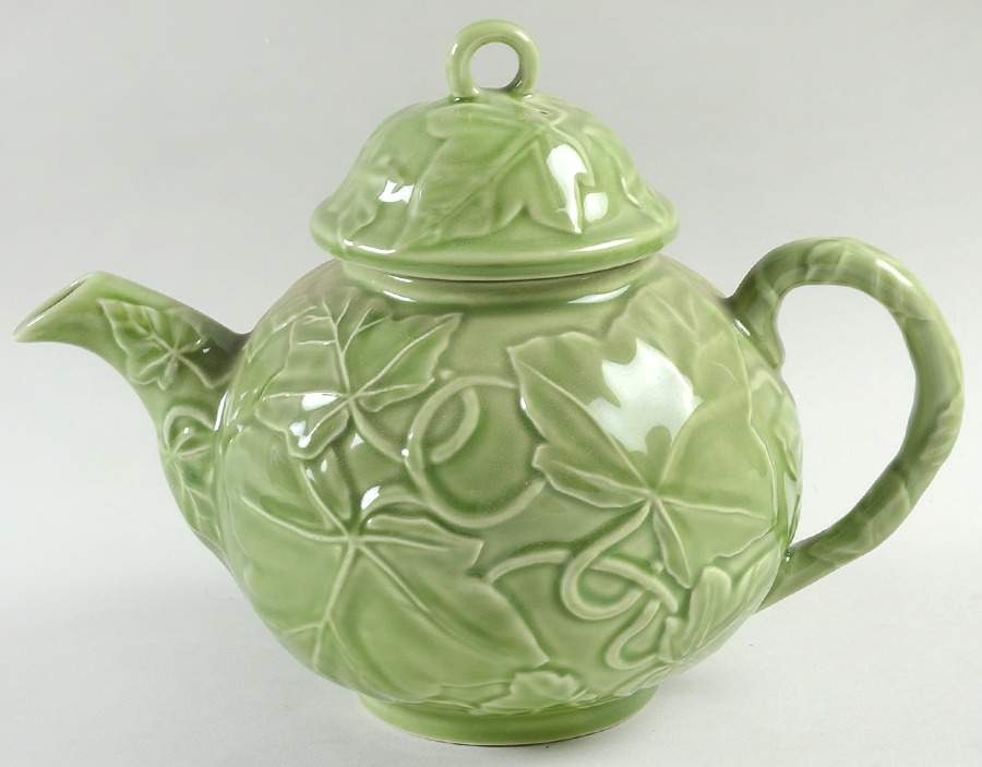 Ivy II (England) Sculpted Teapot & Lid by Franciscan-1