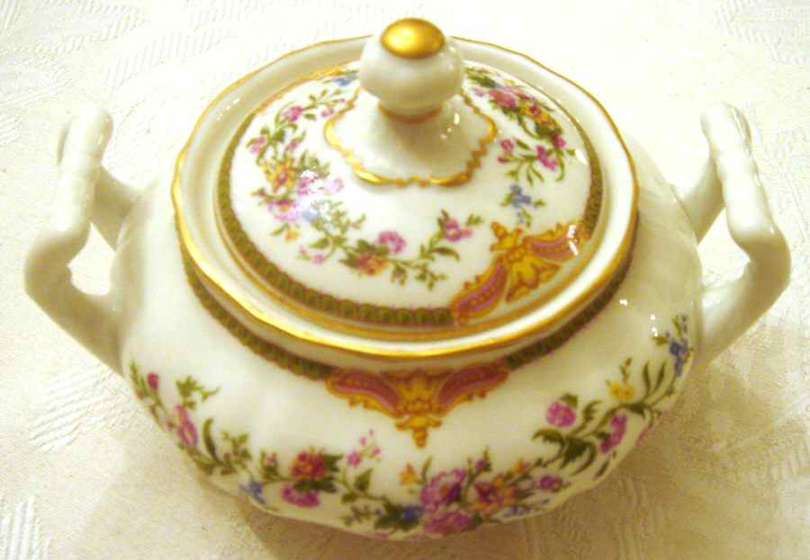Astrid (No Inner Gold Verge) Sugar Bowl & Lid by Franconia-Krautheim & Adelburg-1