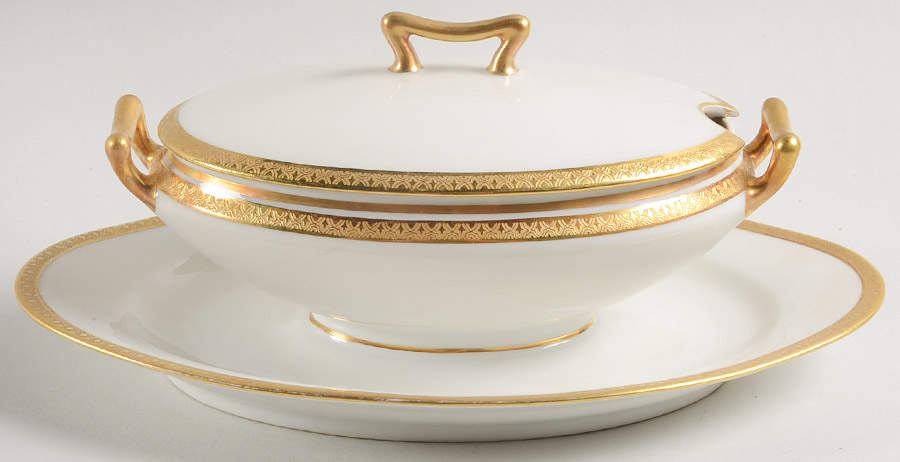 FXL1 Sauce Boat with Attached Underplate & Lid by French China - Limoges-1