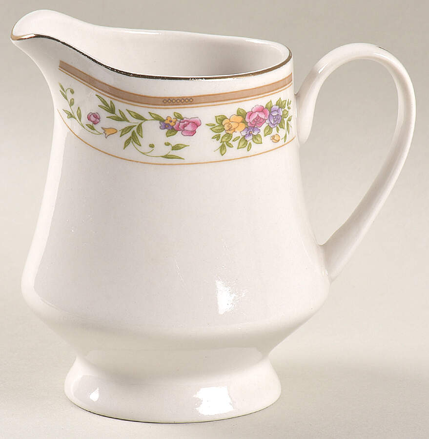 Bellini Creamer by Farberware-1