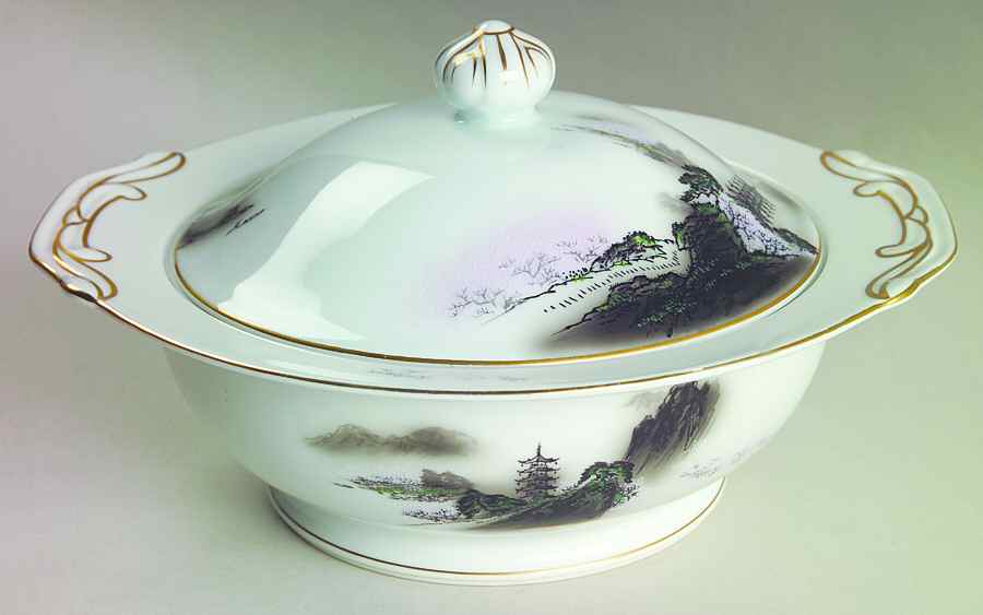 Landscape Black Multicolor (Rim) Round Covered Vegetable by Fukagawa-1
