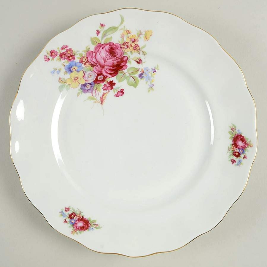 FAV34 Dinner Plate by Favolina-Karolina-1