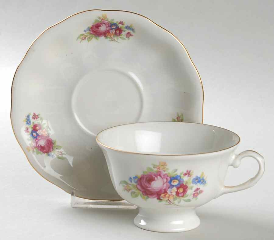 FAV34 Footed Cup & Saucer Set by Favolina-Karolina-1