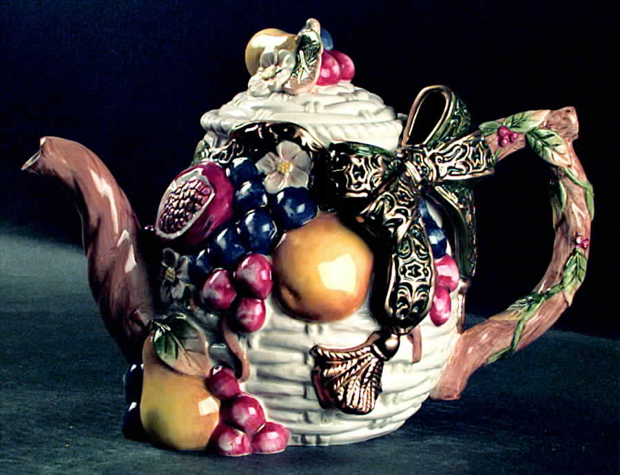 Renaissance Della Robbia Teapot & Lid by Fitz & Floyd-1