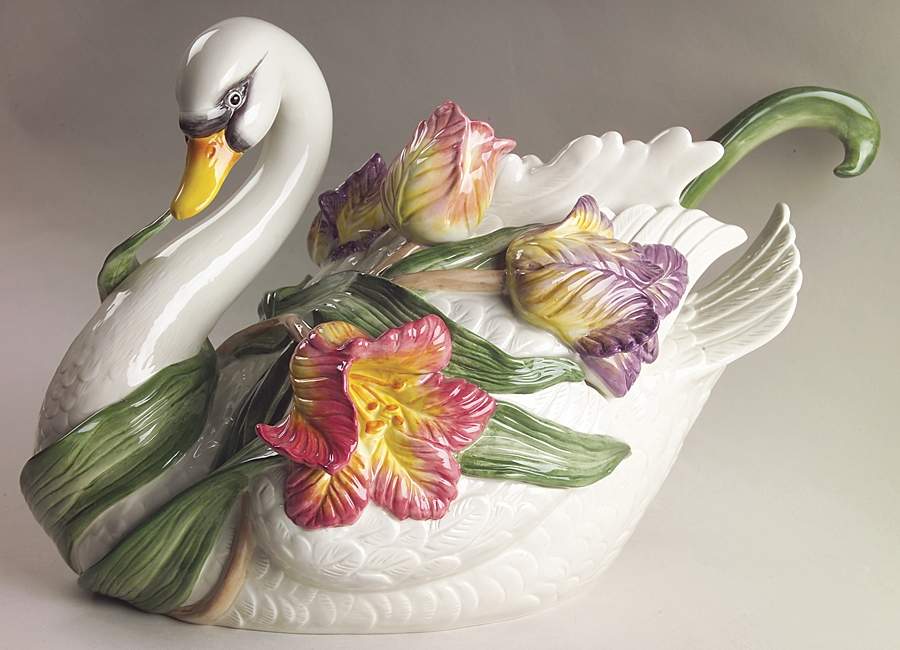 Tulip Swan Tureen & Lid w/Ladle by Fitz & Floyd-1