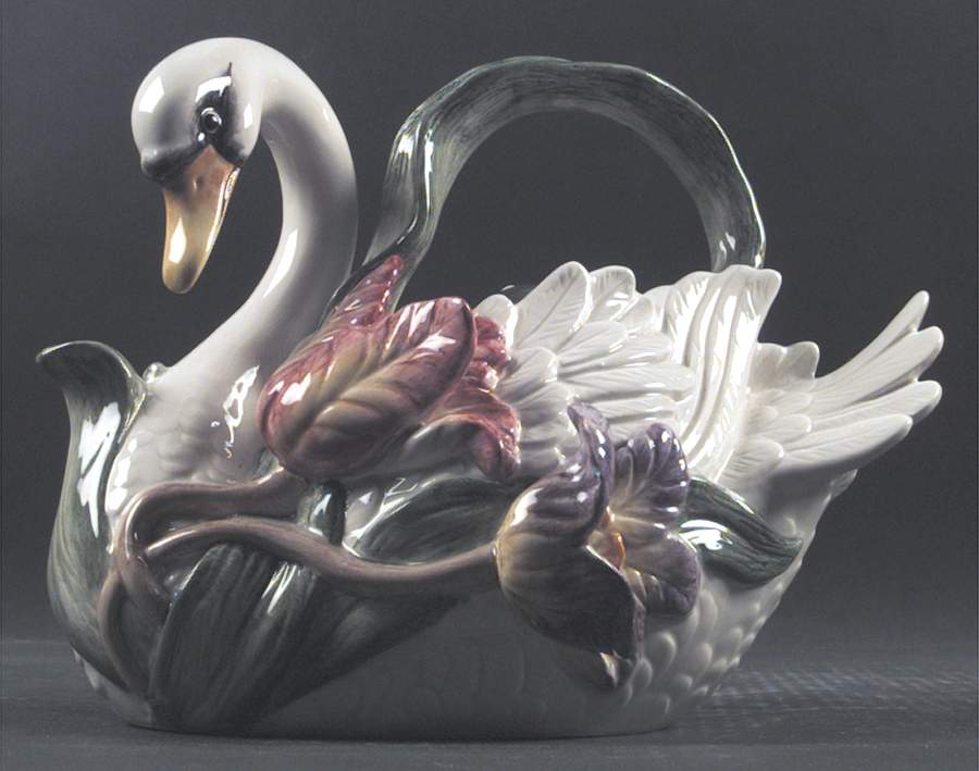 Tulip Swan Teapot & Lid by Fitz & Floyd-1