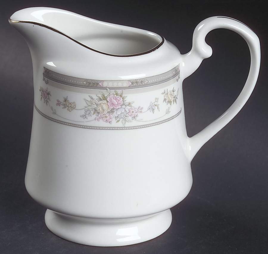 Southampton (Design on Edge) Creamer by Farberware-1