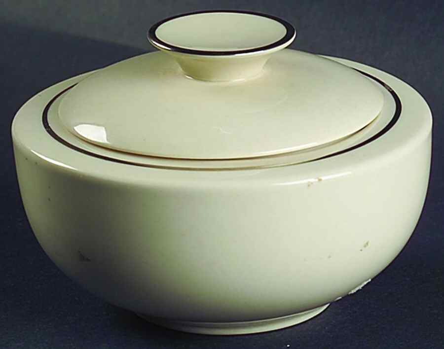 FLE8 Sugar Bowl & Lid by Fleetwood-1