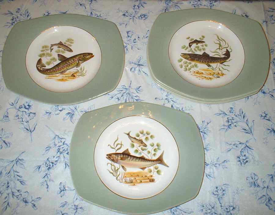FIG7 Green Dinner Plate by Figgjo (Norway)-1