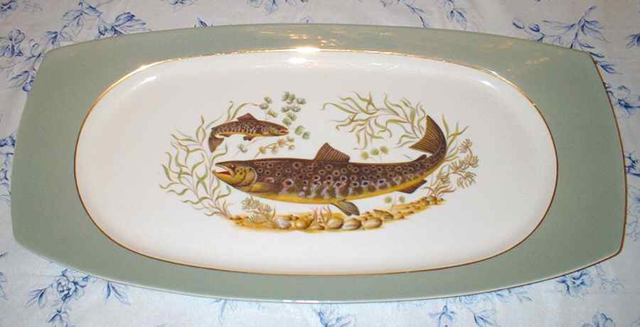FIG7 Green 19" Oval Serving Platter by Figgjo (Norway)-1