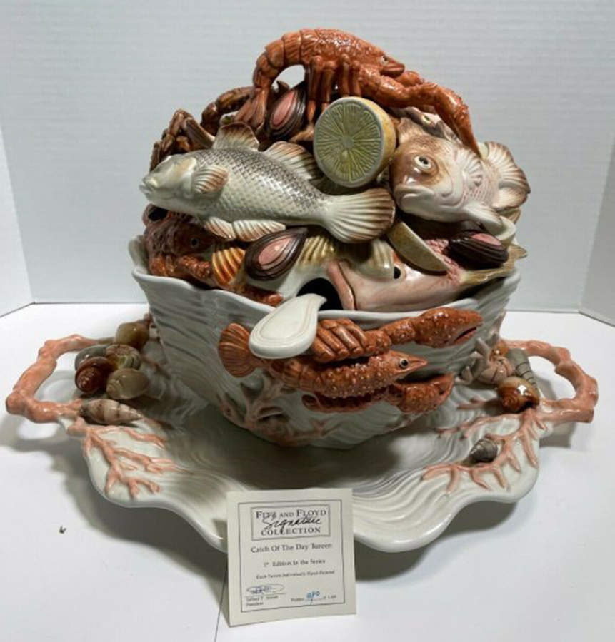 Signature Tureens Tureen w/Lid & Underplate by Fitz & Floyd-1