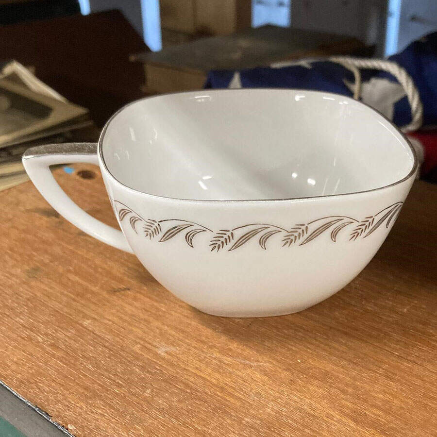 Silver Wave Flat Cup by Fukagawa-1