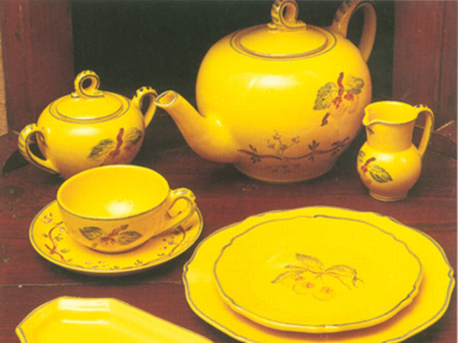 Mirabelle Teapot & Lid by Faienceries Malicorn-1