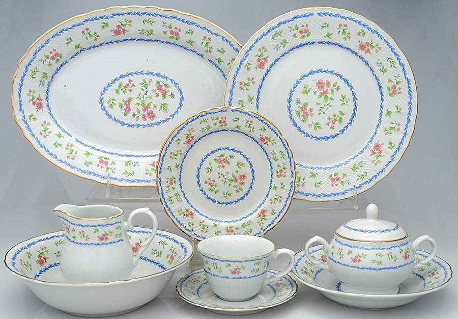 Huntington Gate 45 Piece Set by Farberware-1