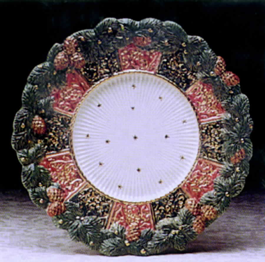 Damask Christmas 12" Chop Plate (Round Platter) by Fitz & Floyd-1