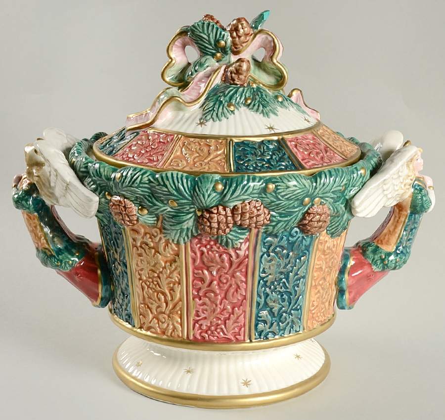 Damask Christmas Tureen &  Lid by Fitz & Floyd-1